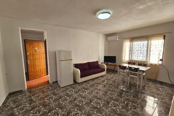 Shtepi me qera Apartament ne Tirane, 2+1, Mobilimi E mobiluar, Pagesa 600  Euro.