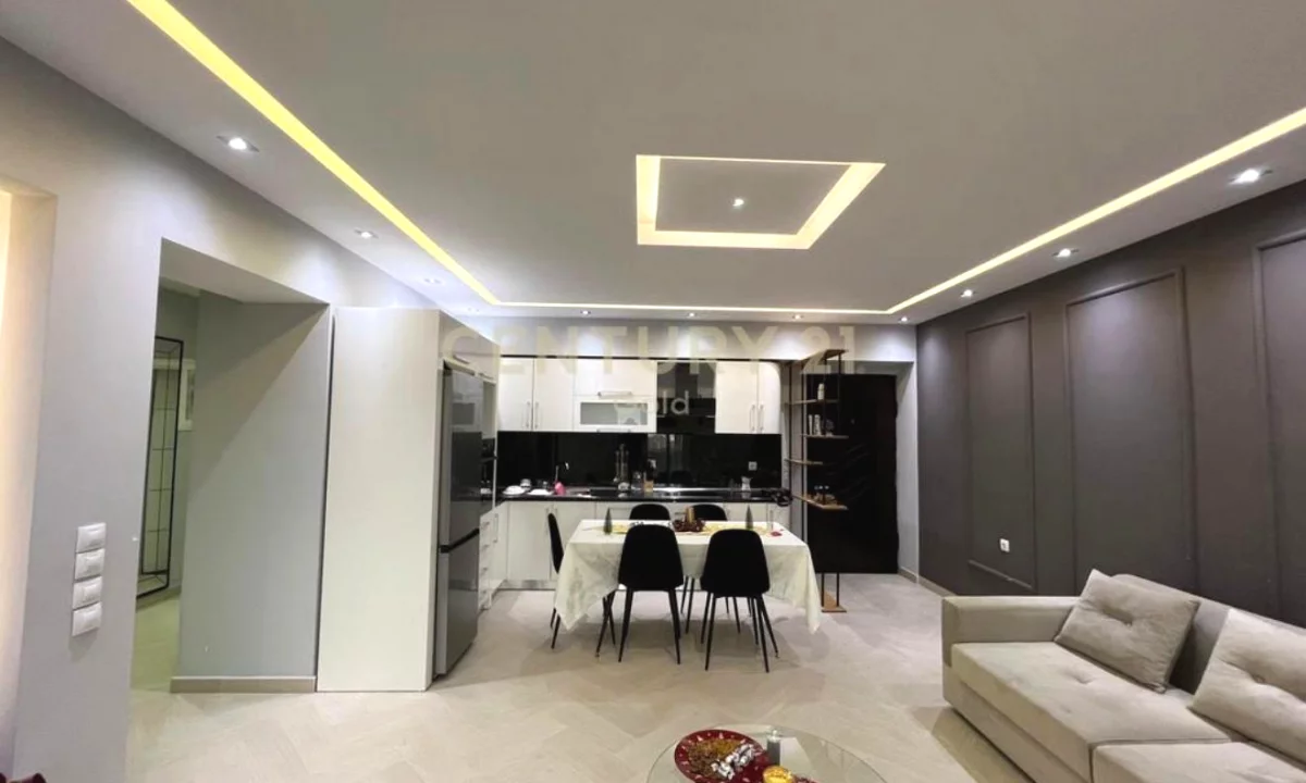 Appartamento in affitto a Tirana 2+1, Arredato