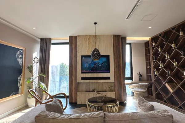 Appartamento in vendita a Tirana 1+1, Arredato