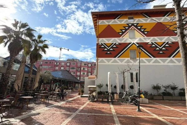 🏡 Shitet Apartament 3+1+2 – Pazari i Ri