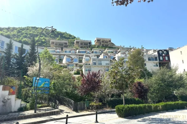 Casa in vendita 3+1 a Tirana - 271,600 Euro