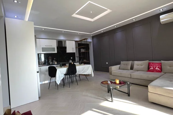 Appartamento in affitto a Tirana 2+1, Arredato