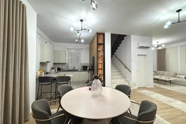 Villa di lusso in affitto a Tirana 3+1, Arredato