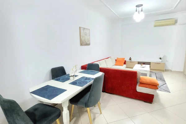 Shtepi me qera Apartament ne Tirane, 2+1, Mobilimi E mobiluar, Pagesa 600  Euro.