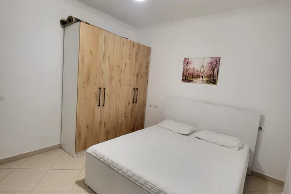 Shtepi me qera Apartament ne Tirane, 2+1, Mobilimi E mobiluar, Pagesa 600  Euro.