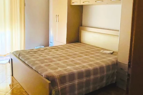 Shtepi me qera Apartament ne Tirane, 2+1, Mobilimi E mobiluar, Pagesa 750  Euro.