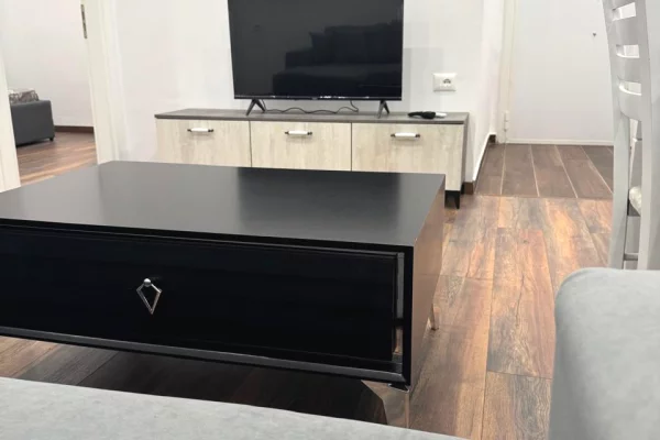 Shtepi me qera Apartament ne Tirane, 1+1, Mobilimi E mobiluar, Pagesa 350  Euro.