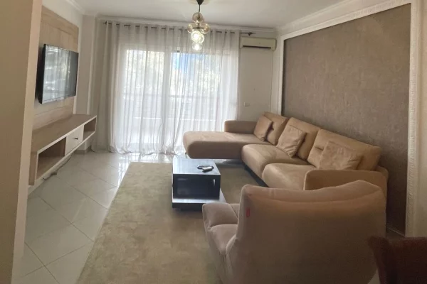 Shtepi me qera Apartament ne Tirane, 1+1, Mobilimi E mobiluar, Pagesa 600  Euro.