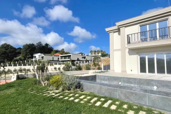 Luxury villas for sale in Tirana 7+1, Furnished