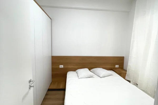 Shtepi me qera Apartament ne Tirane, 1+1, Mobilimi E mobiluar, Pagesa 45,000  Leke.