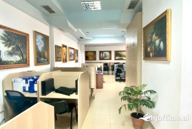 🌞Super Okazion🌞 📍Tek Ambasada Amerikane 🔑Shesim njesi Biznesi….