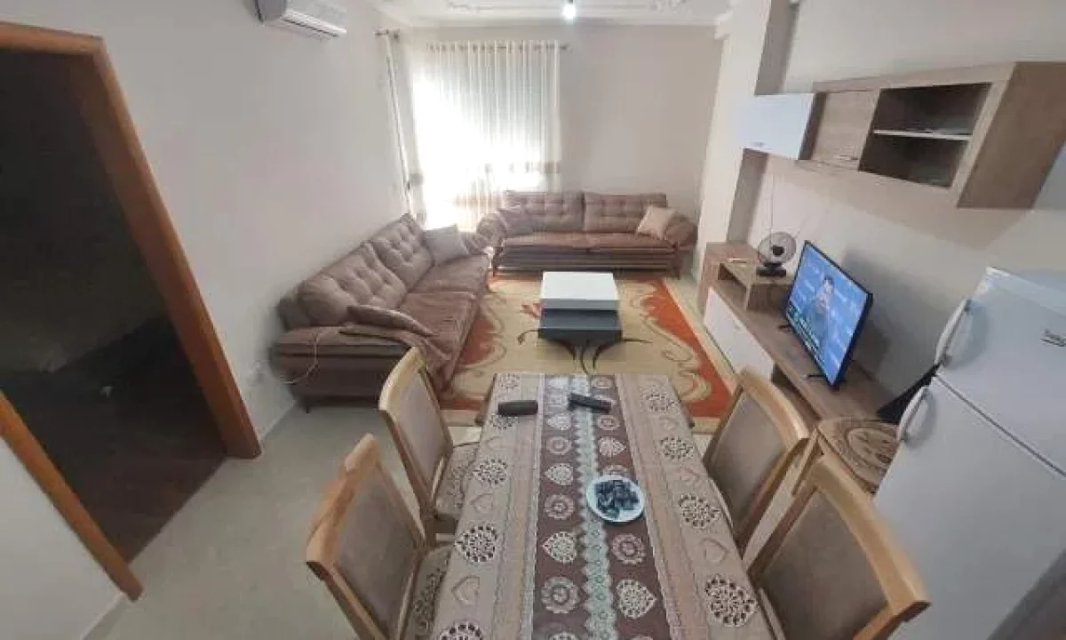 Shtepi me qera Apartament ne Vlore, 1+1, Mobilimi E mobiluar, Pagesa 5,000  Leke.