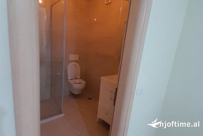 Shtepi me qera Apartament ne Tirane, 2+1, Mobilimi E mobiluar, Pagesa 500  Euro.