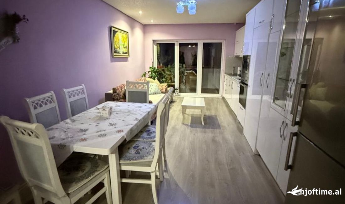 Shtepi me qera Apartament ne Tirane, 2+1, Mobilimi E mobiluar, Pagesa 65,000  Leke.