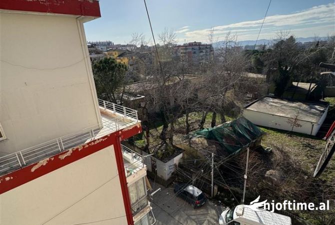 Shtepi ne shitje Apartament ne Tirane, 1+1, Mobilimi Pjeserisht e mobiluar, Pagesa 90,000  Euro.
