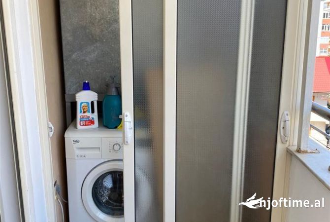 Shtepi ne shitje Apartament ne Tirane, 1+1, Mobilimi E mobiluar, Pagesa 97,000  Euro.