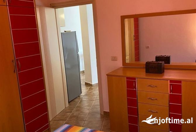 Shtepi ne shitje Apartament ne Tirane, 1+1, Mobilimi E mobiluar, Pagesa 97,000  Euro.