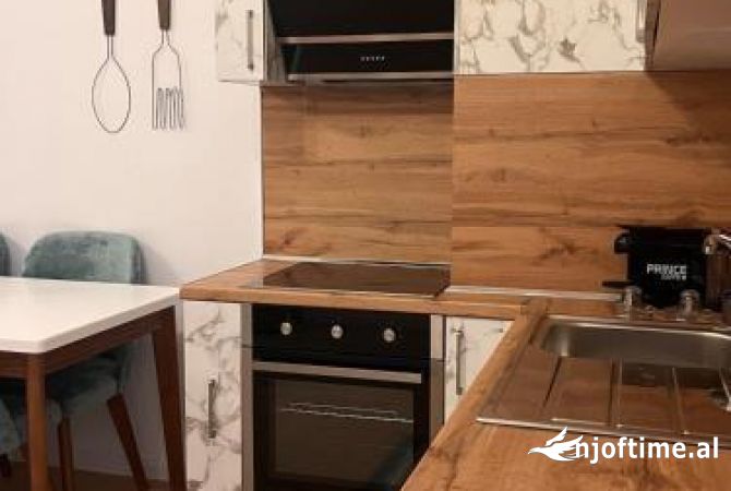 Shtepi me qera Apartament ne Tirane, 1+1, Mobilimi E mobiluar, Pagesa 500  Euro.