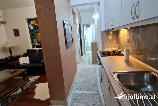 Shtepi me qera Apartament ne Tirane, 1+1, Mobilimi E mobiluar, Pagesa 600  Euro.