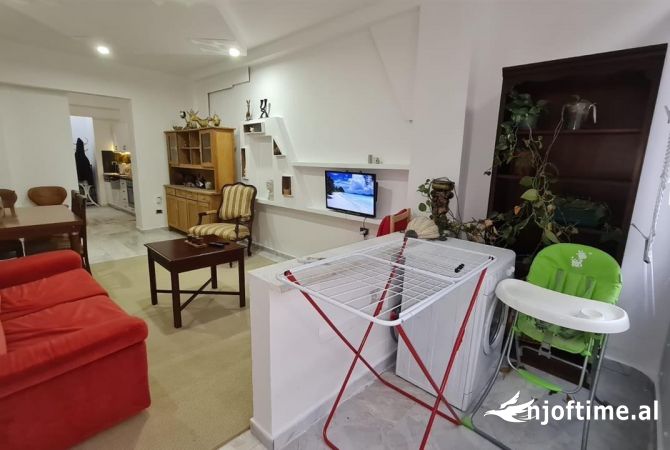 Shtepi me qera Apartament ne Tirane, 1+1, Mobilimi E mobiluar, Pagesa 600  Euro.