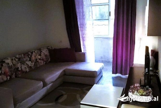 Shtepi ne shitje Apartament ne Tirane, 1+1, Mobilimi E mobiluar, Pagesa 68,000  Euro.
