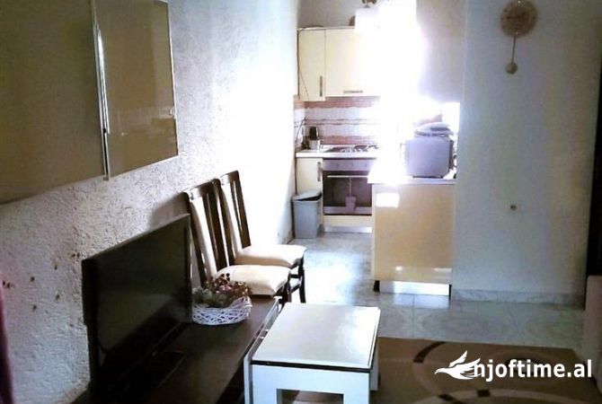 Shtepi ne shitje Apartament ne Tirane, 1+1, Mobilimi E mobiluar, Pagesa 68,000  Euro.