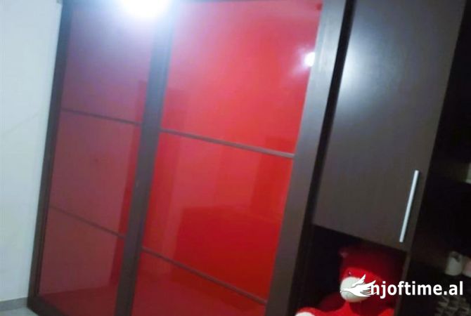 Shtepi ne shitje Apartament ne Tirane, 1+1, Mobilimi E mobiluar, Pagesa 68,000  Euro.