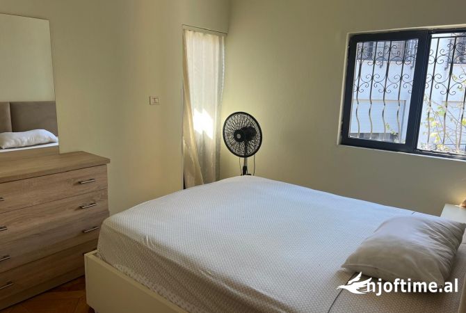 Apartament 1+1 me qera prane rruges Mine Peza, tek Harry Fultz (40,000 Leke)