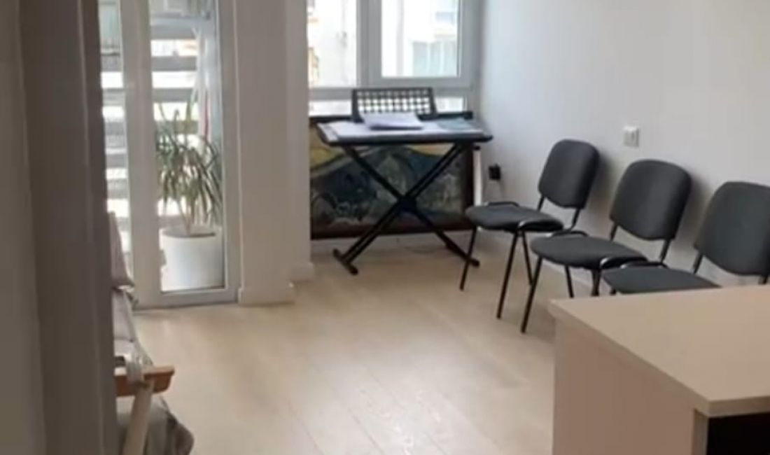 Zyre me qera tek Komuna e Parisit/Kika 2 (500 Euro)