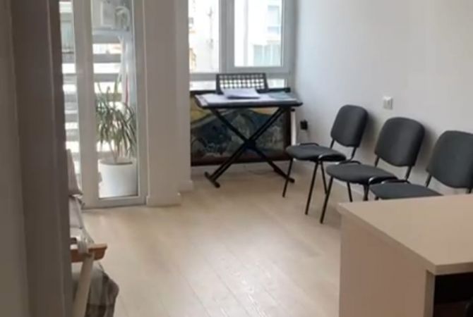 Zyre me qera tek Komuna e Parisit/Kika 2 (500 Euro)