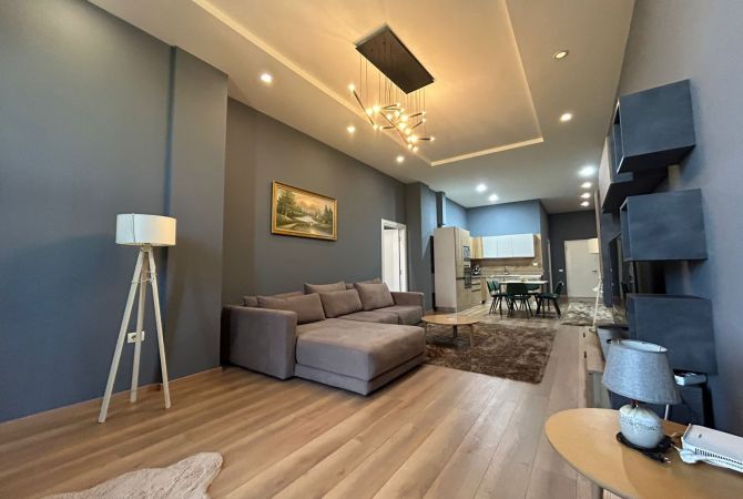 Super Apartament me qera tek Liqeni i Thate/Rruga peti (650 Euro)