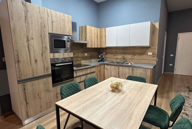 Shtepi me qera Apartament ne Tirane, 1+1, Mobilimi E mobiluar, Pagesa 650  Euro.