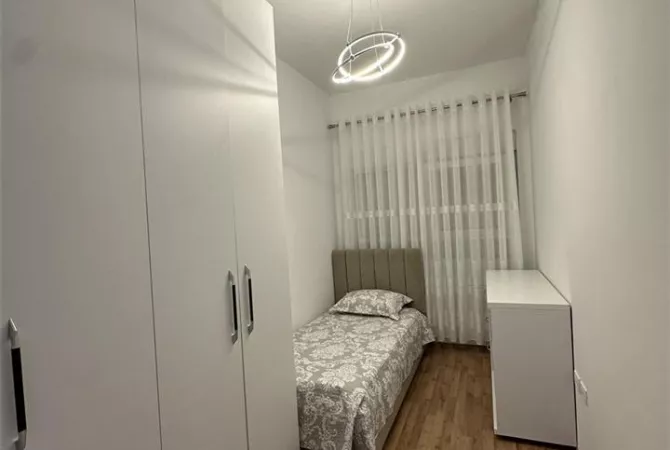 Shtepi me qera Apartament ne Tirane, 2+1, Mobilimi E mobiluar, Pagesa 500  Euro.