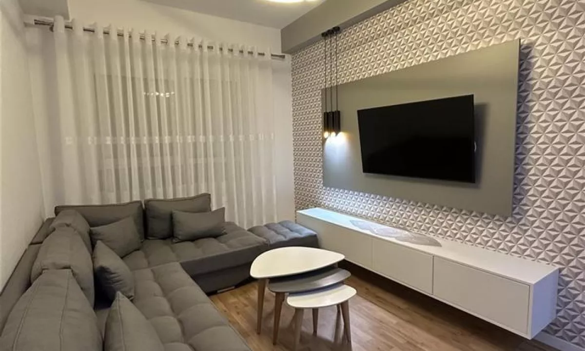 Shtepi me qera Apartament ne Tirane, 2+1, Mobilimi E mobiluar, Pagesa 500  Euro.