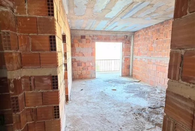 🏠 SHITET APARTAMENT 1+1 – PRANË SPITALIT AMERIKAN 2, PËRBALLË QSUT