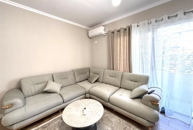 Shtepi me qera Apartament ne Tirane, 1+1, Mobilimi E mobiluar, Pagesa 500  Euro.