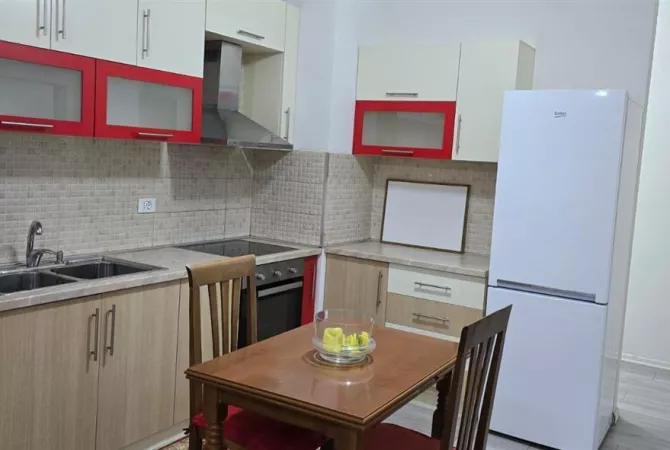 Shtepi me qera Apartament ne Tirane, 2+1, Mobilimi E mobiluar, Pagesa 45,000  Leke.