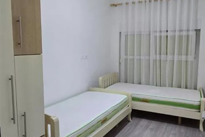 Shtepi me qera Apartament ne Tirane, 2+1, Mobilimi E mobiluar, Pagesa 45,000  Leke.