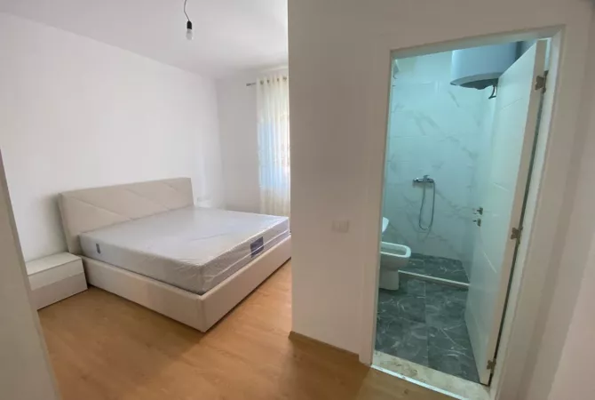 Shtepi me qera Apartament ne Tirane, 2+1, Mobilimi E mobiluar, Pagesa 650  Euro.