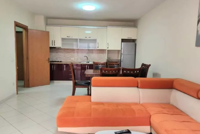 Shtepi me qera Apartament ne Tirane, 2+1, Mobilimi E mobiluar, Pagesa 50,000  Leke.
