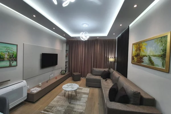 Shtepi me qera 1+1 ne Tirane - 85,000 Leke