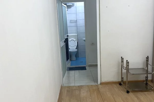 Garsoniere me qera tek Tregu Elektrik (300 Euro)