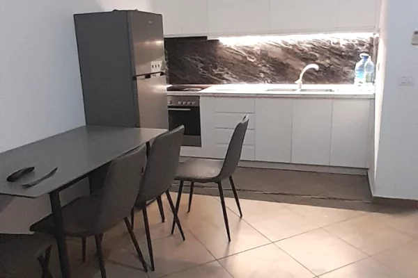 Kodra e diellit apartament 1+1 me qera 47.000 leke