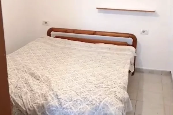 Shtepi 1+1 me qera ne qender tek rruga siri kodra 300 i diskutueshem 