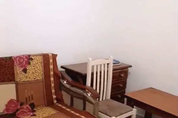 Shtepi me qera Apartament ne Tirane, 1+1, Mobilimi E mobiluar, Pagesa 30,000  Leke.