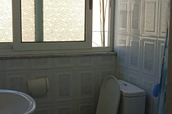 Shtepi me qera Apartament ne Tirane, Garsoniere, Mobilimi E mobiluar, Pagesa 35,000  Leke.