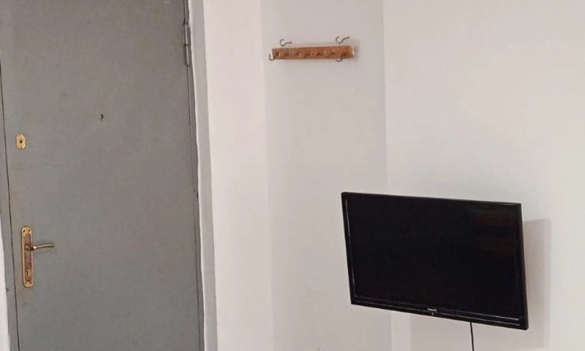 Shtepi me qera Apartament ne Tirane, Garsoniere, Mobilimi E mobiluar, Pagesa 35,000  Leke.