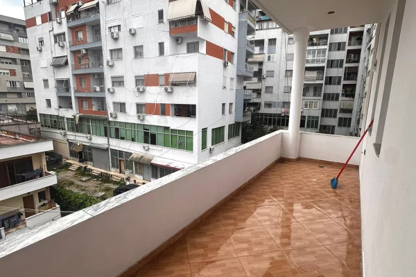 Shtepi me qera Apartament ne Tirane, 1+1, Mobilimi E mobiluar, Pagesa 35,000  Leke.