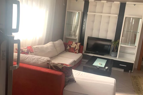 Appartamento in affitto a Tirana 1+1, Arredato