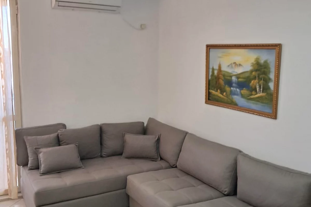 Shtepi me qera Apartament ne Tirane, 2+1, Mobilimi E mobiluar, Pagesa 55,000  Leke.